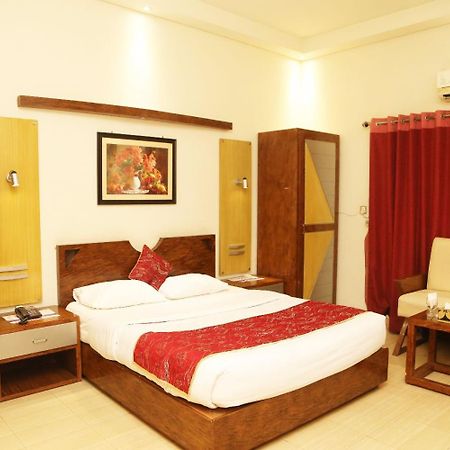 The Grand Regency Hotel Bahawalpur Buitenkant foto