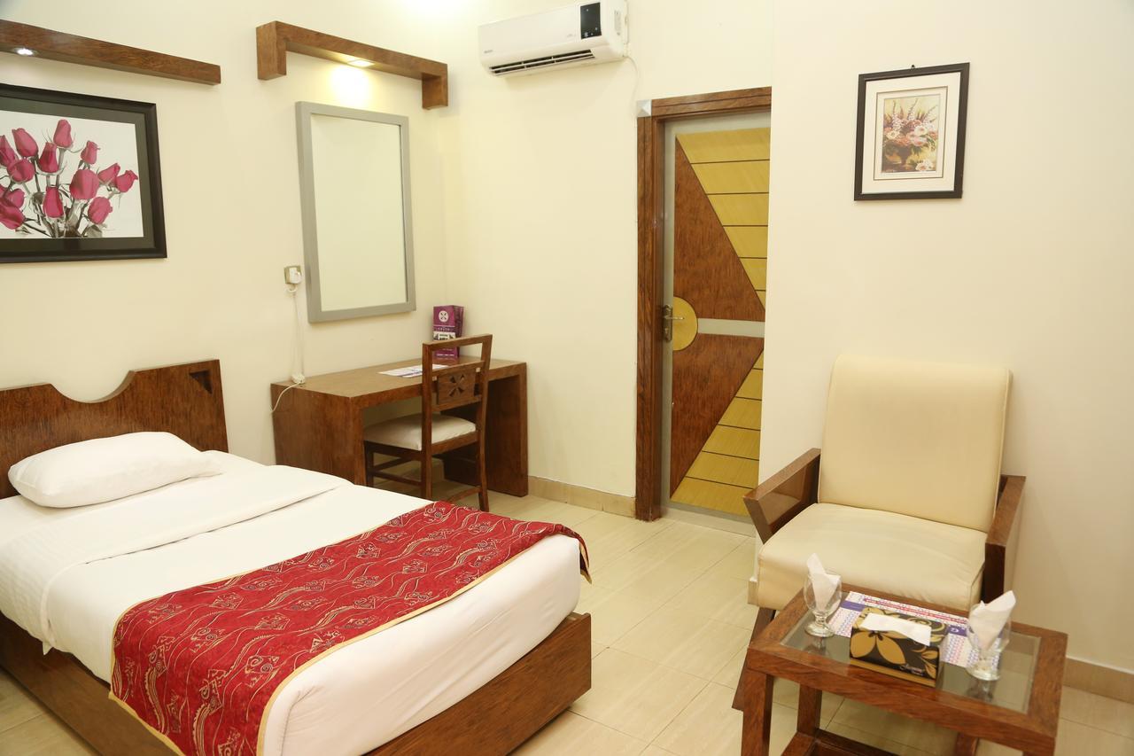 The Grand Regency Hotel Bahawalpur Buitenkant foto