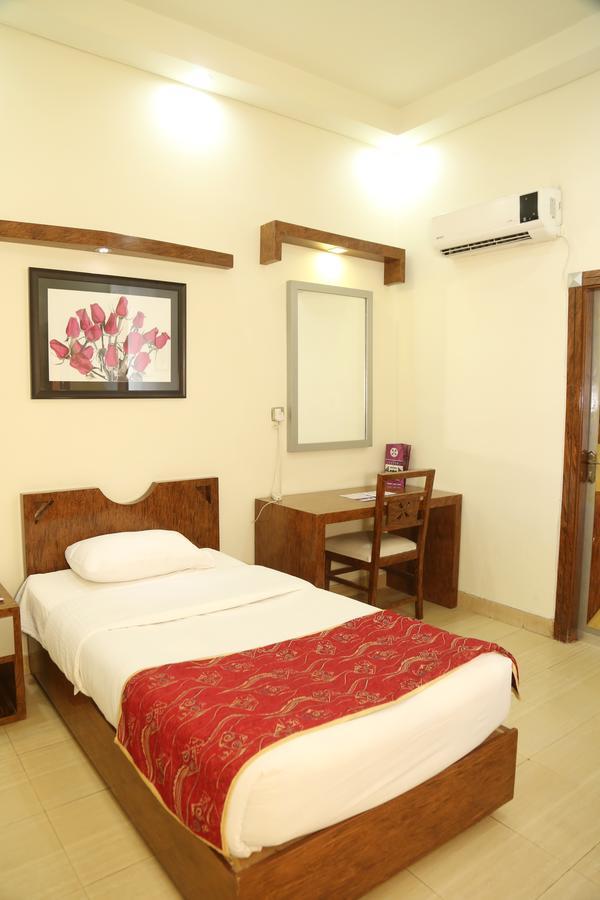 The Grand Regency Hotel Bahawalpur Buitenkant foto