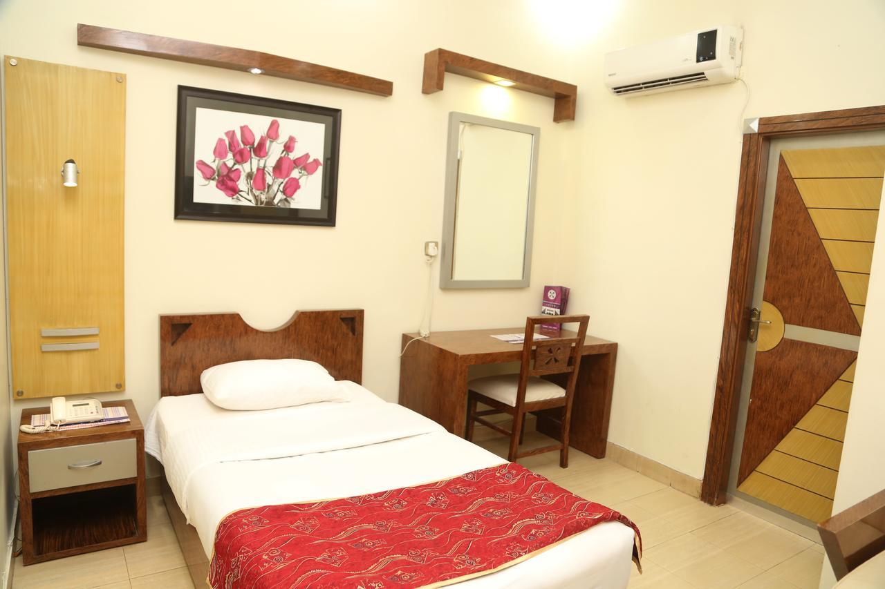 The Grand Regency Hotel Bahawalpur Buitenkant foto